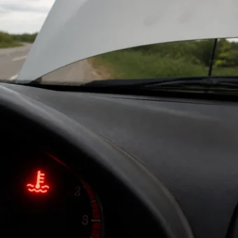 Motor Soğutma Suyu İkaz Lambası Neden Yanar? Ne Yapmalısınız?