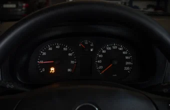 Opel Astra TC Işığı Neden Yanar? İşaretlerin Anlamı ve Çözümü