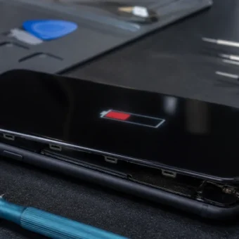Telefon Ekran Kalkması Nasıl Düzeltilir? Güvenli Onarım Rehberi